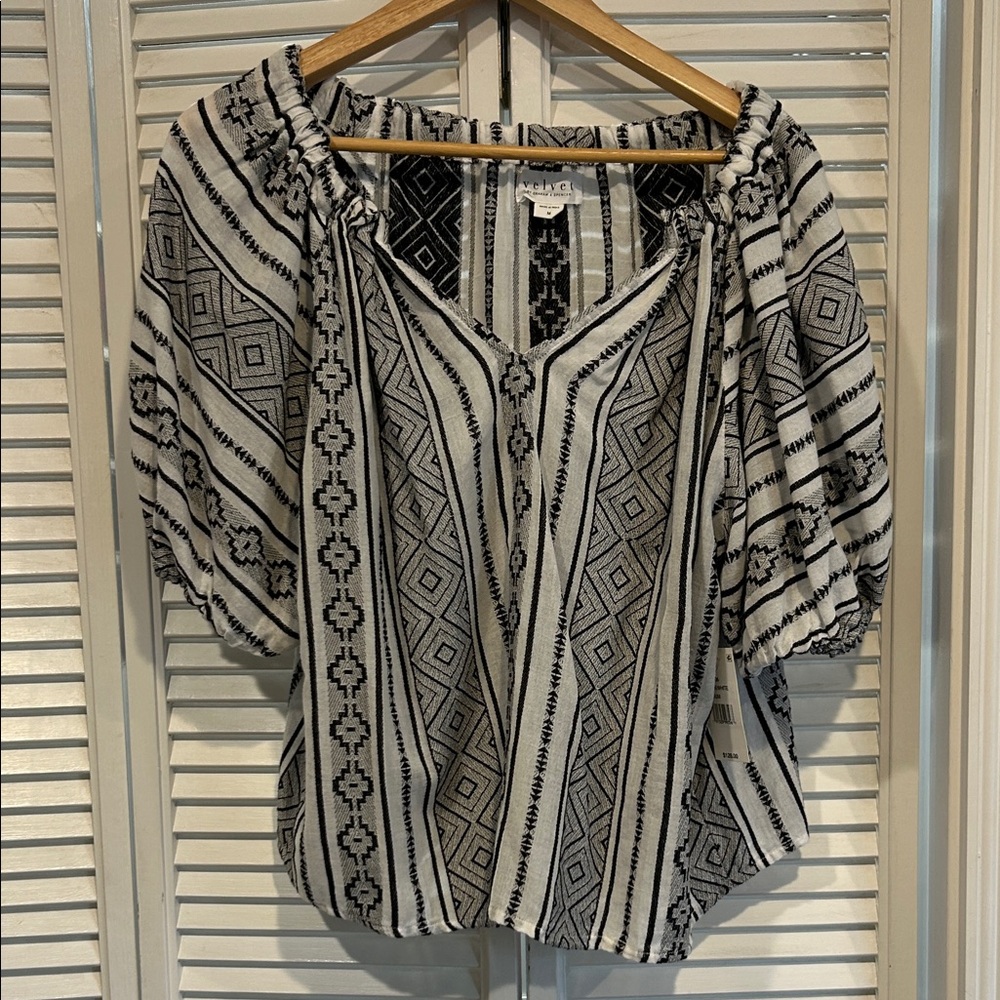 Velvet by Graham & Spencer Black and White Geometric Blouse